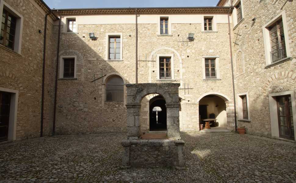 Palazzo Sersale Cerisano scuola politica