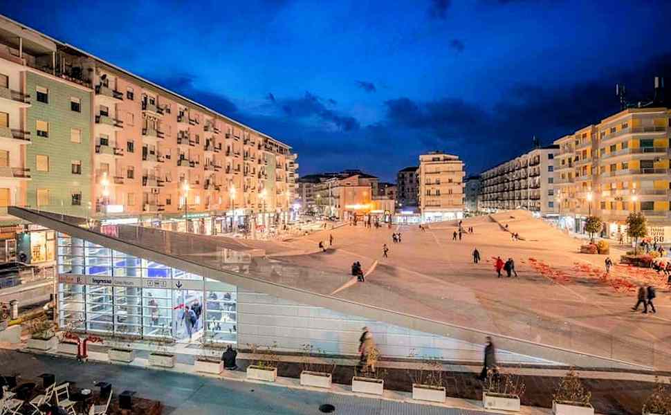 Piazza Bilotti_Cosenza rissa