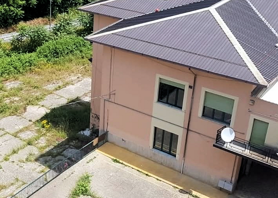 Rogliano, la scuola di Via dei Mille resterà chiusa per 5 giorni: verifiche strutturali su nido e infanzia 51 Rogliano Scuola via dei Mille