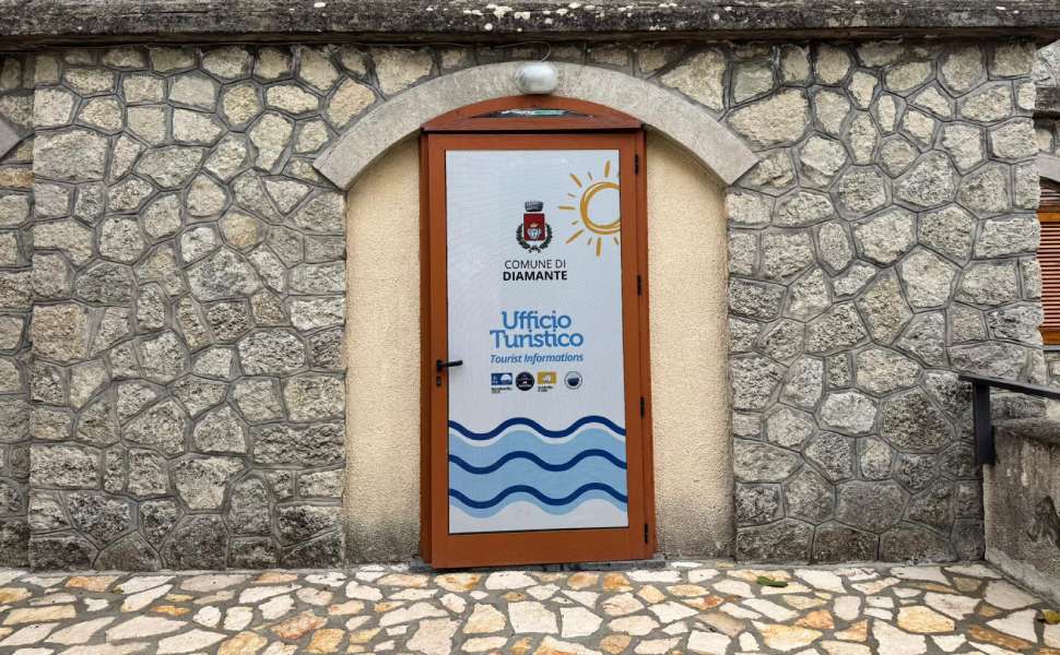 Diamante, nuovo ufficio turistico: punto di riferimento e accoglienza per i visitatori 52 Ufficio Turistico Diamante 02