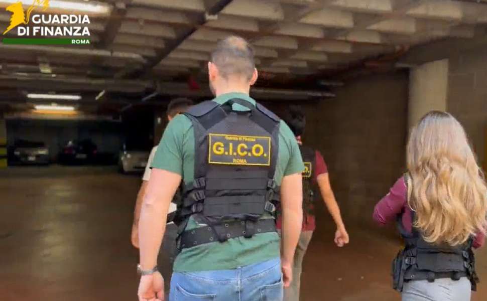 Usura, arrestati 2 imprenditori ritenuti legati alla "Confederazione cosentina": interessi del 300% 51 Usura - arresto imprenditori Guardia finanza 03