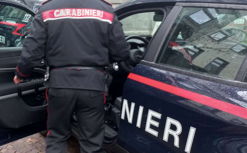 carabinieri violenza