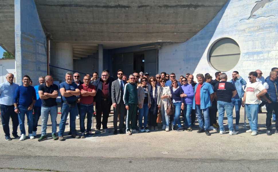 Caro carburante, stop alla pesca a Schiavonea: Gallo incontra i pescatori di Corigliano 52 corigliano-rossano-pescatori - Gianluca Gallo