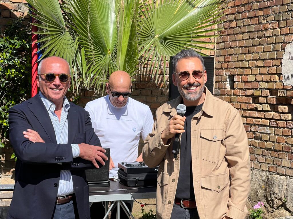 il Sindaco Franz Caruso con Dario Brunori