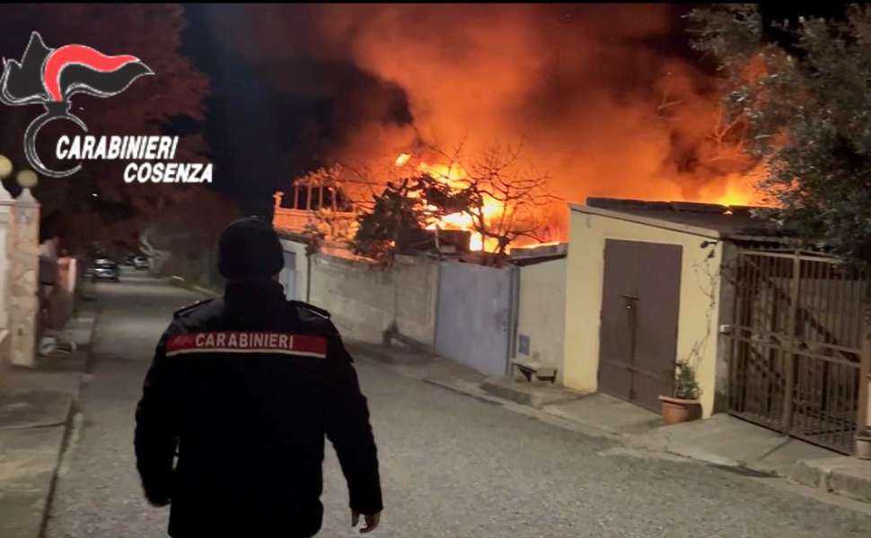 incendio frascineto capodanno carabinieri