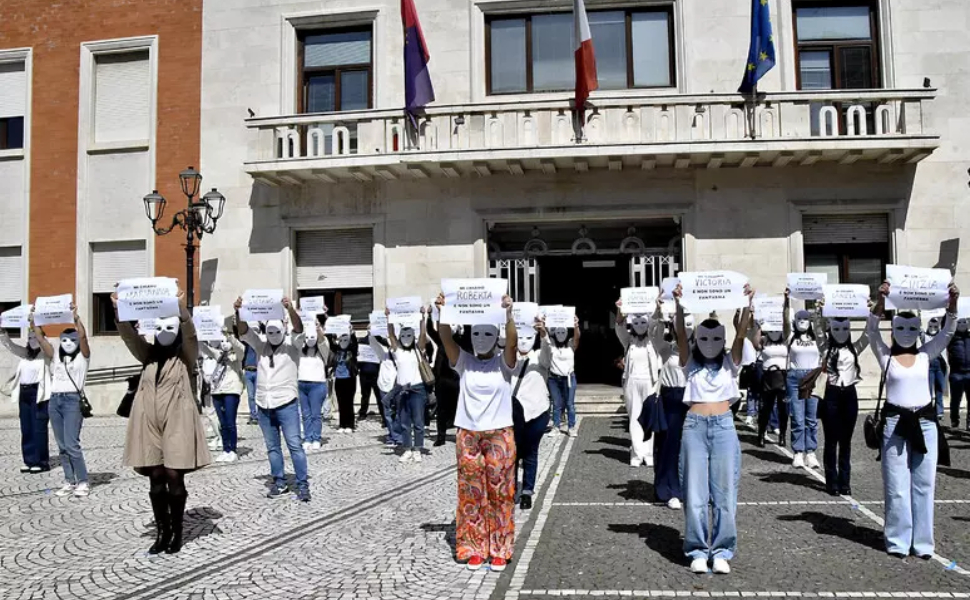 lavoratori-konecta-flash-mob-comune-crotone