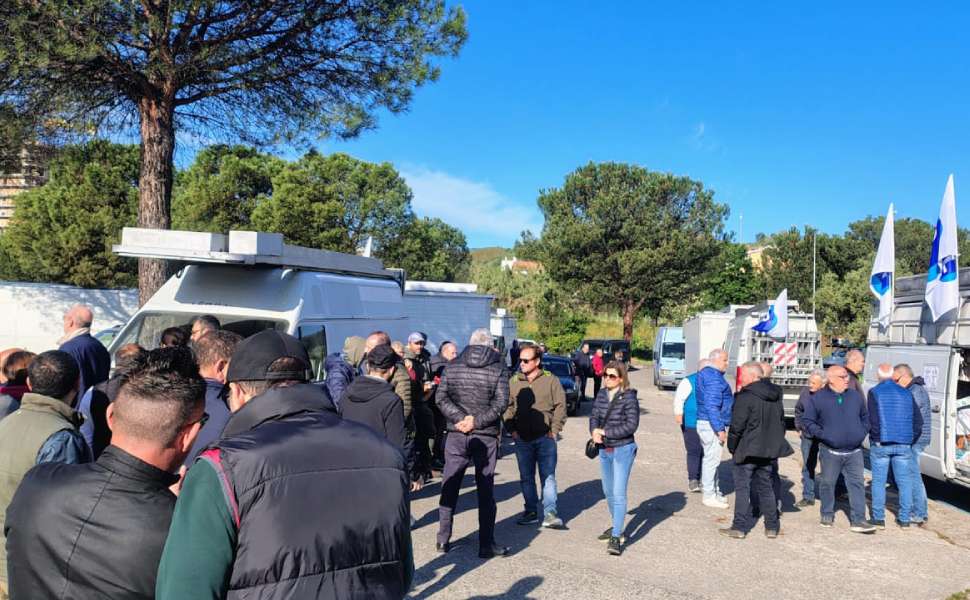 protesta mercato rende - via parigi Ana Ugl 03