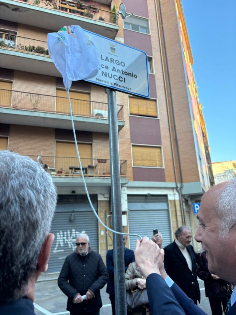 “Un esempio per tutti”: intitolato Cosenza uno slargo a 'Tonino' Nucci 53 slargo-Nucci