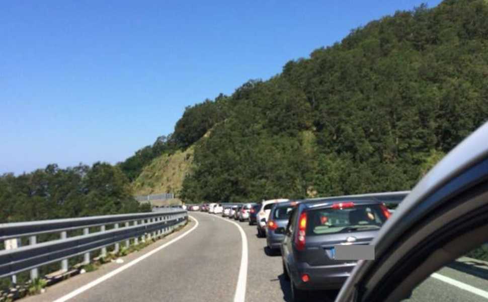 traffico 107 verso paola