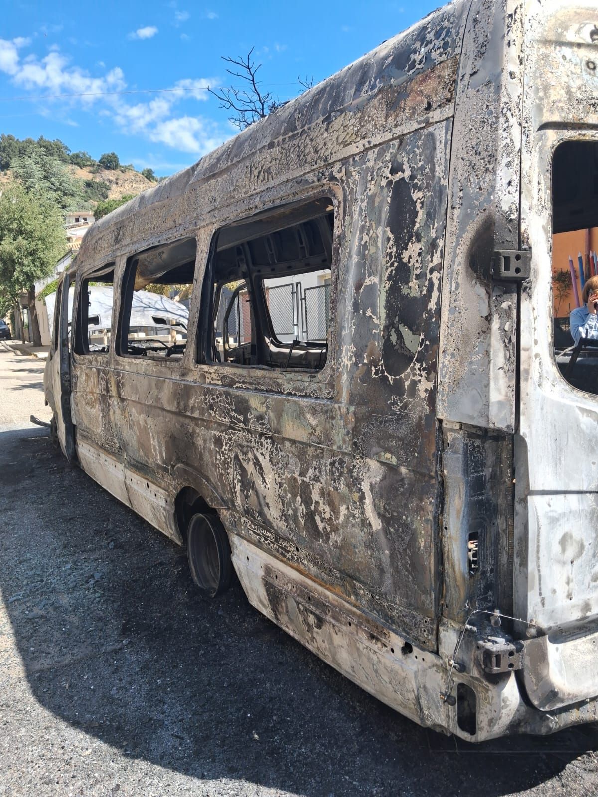 Paura nel Cosentino, scuolabus va a fuoco a Cerchiara: illesi gli alunni 52 708866314 27219165207679219 5734965777932882528 n