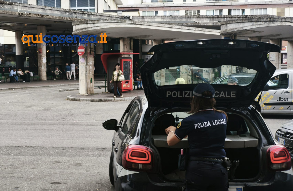 Allarme Autostazione a Cosenza, il Comune intensifica i controlli con la Municipale 54 Autostazione di Cosenza Polizia Locale