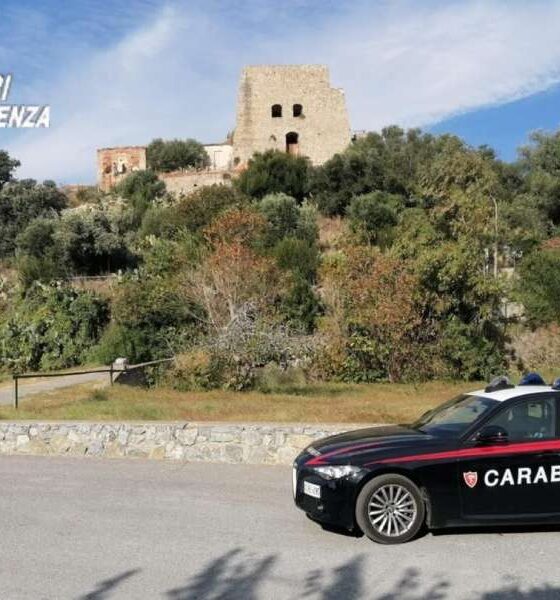 Carabinieri Scalea - blitz Baia Bianca 01