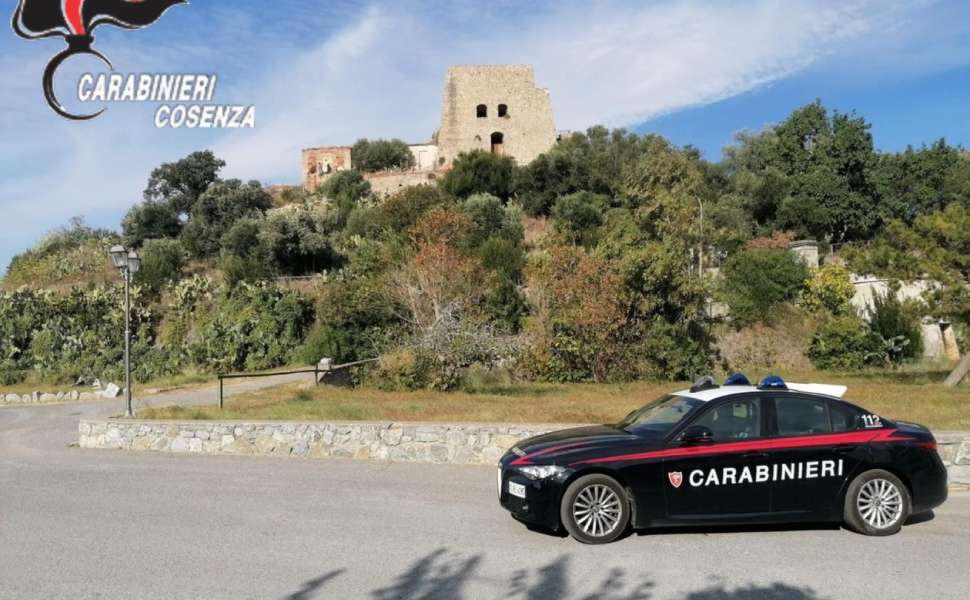 Carabinieri Scalea - blitz Baia Bianca 01