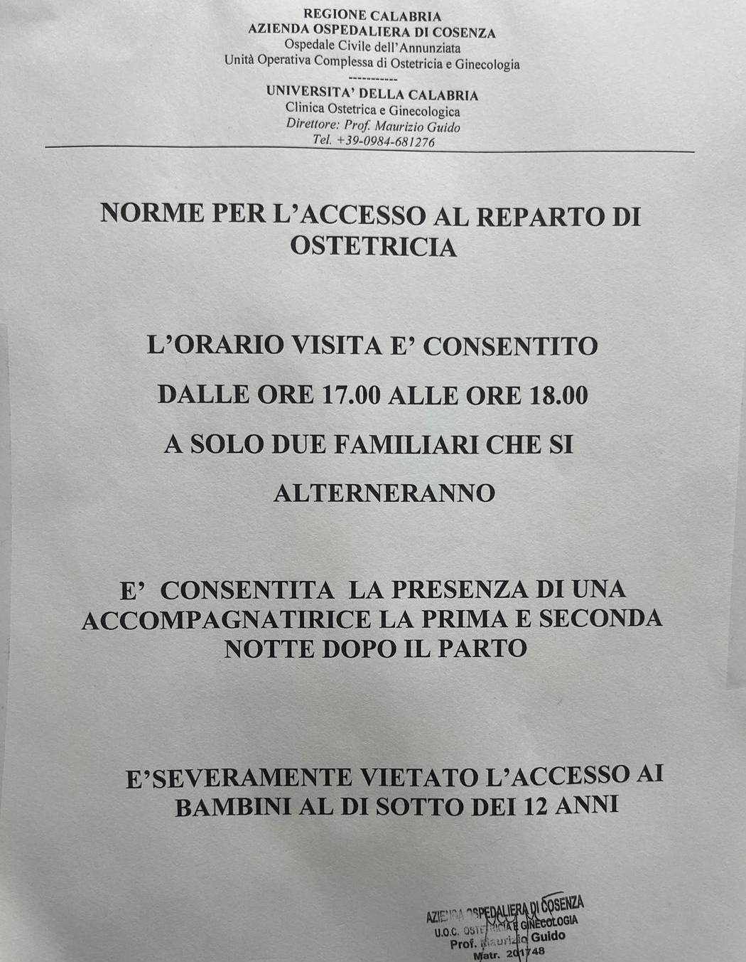 Ospedale di Cosenza Cartello accesso Reparto ostetricia