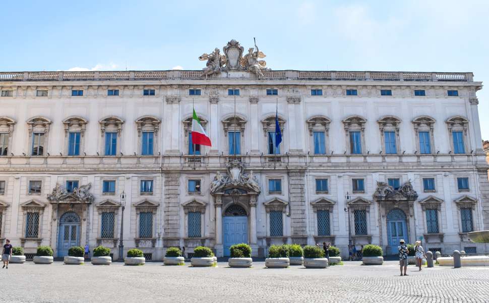 Corte costituzionale Consulta - atti sessuali