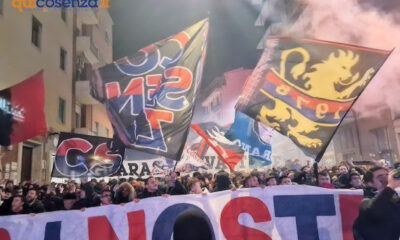 Cosenza Calcio protesta tifosi contro Guarascio