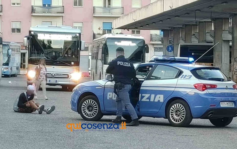 Ennesima rissa all’Autostazione di Cosenza. Viaggiatori e commercianti «adesso basta, è un degrado inaccettabile» 51 Rissa autostazione di Cosenza