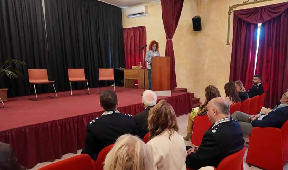 Cosenza, la scrittura rompe il silenzio del carcere: i detenuti si raccontano in un libro 52 Cosenza_libro_carcere