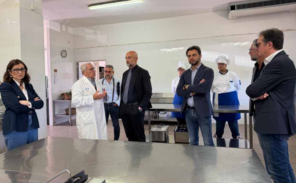 Co-Ro, Faragalli in visita all'Istituto Majorana: «L'esempio di una scuola che funziona» 53 Faragalli Majorana 3