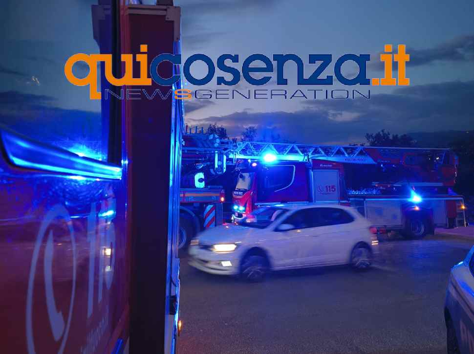 Laurignano, giovane resta bloccato nell’auto per ore dopo lo schianto: salvato e trasferito in ospedale 71 Laurignano-incidente-stradale.giovane