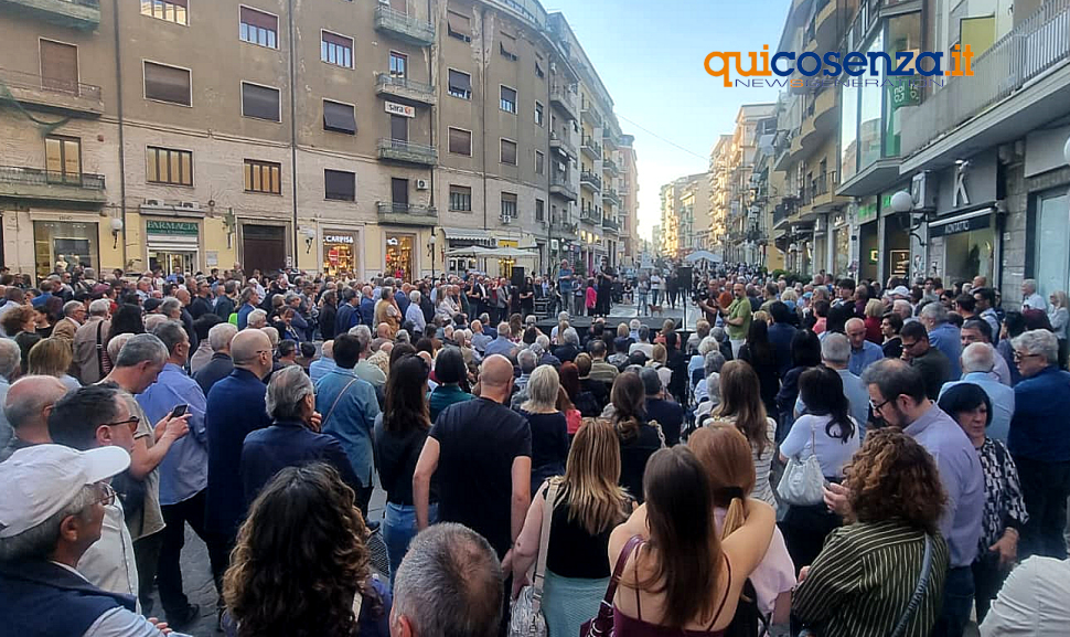 Ospedale di Cosenza protesta comitati2 bozzo