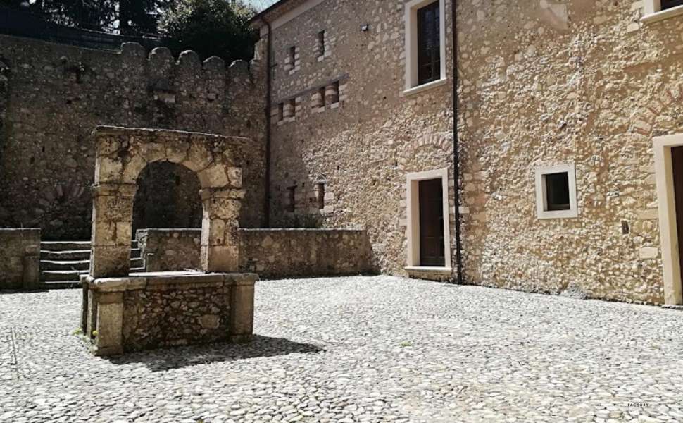 Palazzo Sersale cerisano spettacolo