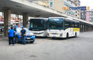 Polizia autostazione2