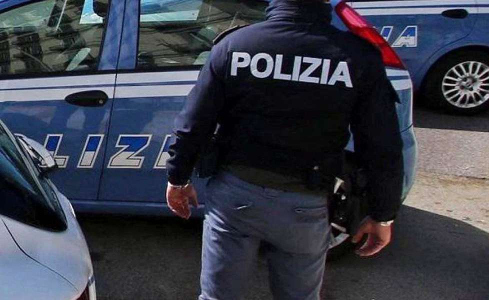 Polizia operazione piazza di spaccio 01