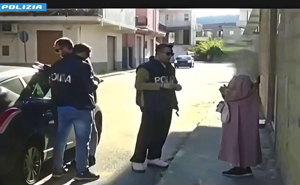 Polizia permessi soggiorno operazione Welcome 01
