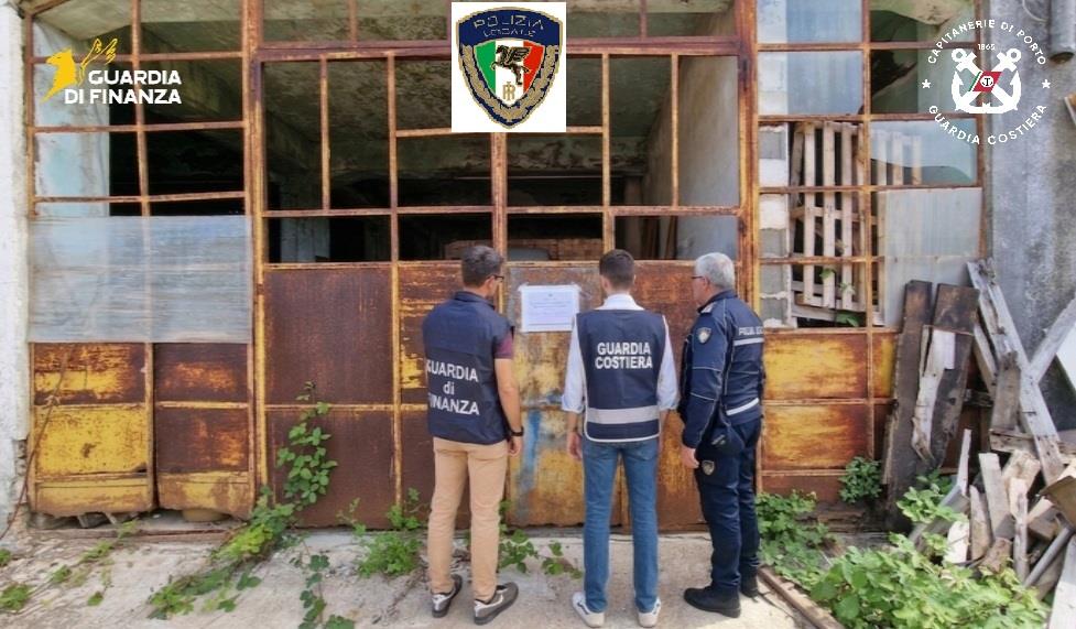Scoperta un’attività abusiva di rimessaggio nautico e officina navale, sequestrato capannone 52 Rimessaggio nautico sequestro 02