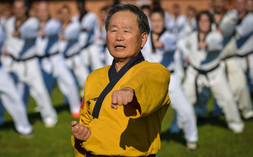Taekwondo maestro park young ghil 02