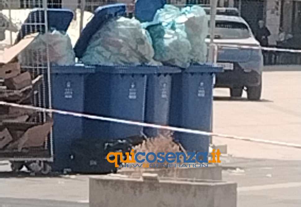 Zaino sospetto Piazza Bilotti 2