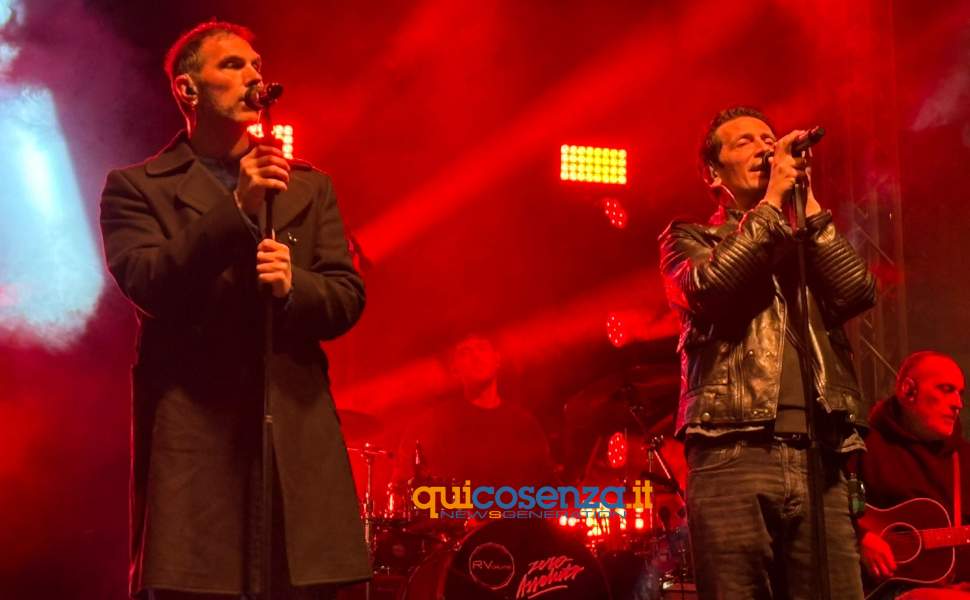 Zero Assoluto, a Castrovillari un coro di piazza senza tempo ed il racconto di 30 anni in musica 55 Zero Assoluto 5