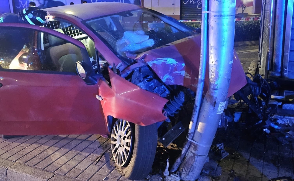 auto-catanzaro-incidente-stradale.jpg