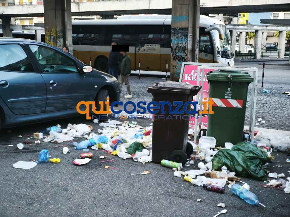 Cosenza: Piazza Autostazione, il quartiere dimenticato diventato un set elettorale