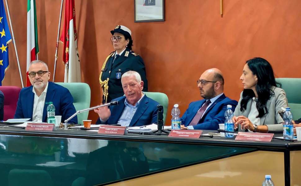 consiglio comunale rende nuovo ospedale 12 maggio 02