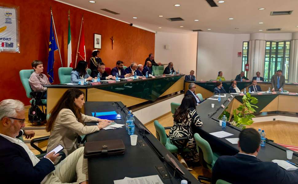Rende, dietrofront di Ghionna sulla Comunità Energetica "nessun aiuto alle famiglie, solo assetti di potere" 52 consiglio comunale rende nuovo ospedale 12 maggio 05