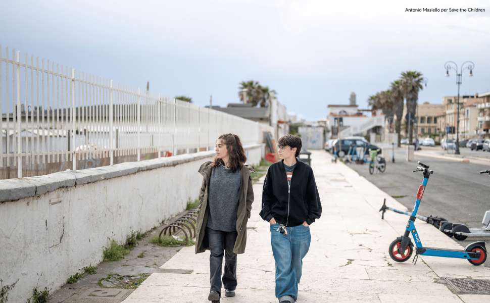 Allarme Save the Children: in una città della Calabria oltre mille minori vivono nel disagio urbano 53 save the children minori disagio urbano 02