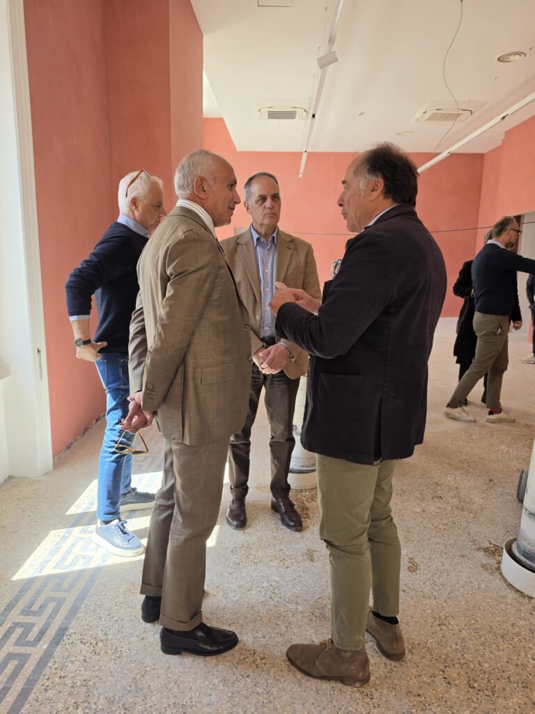 Biblioteca Civica di Cosenza, lavori a ritmo serrato: riapertura sempre più vicina 53 cosenza-sopralluogo-Biblioteca-2