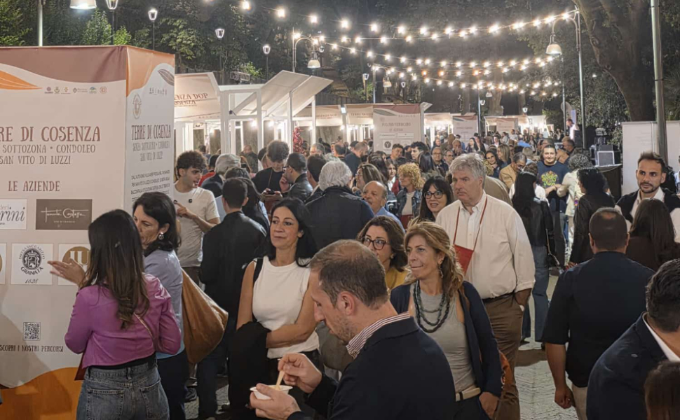 "Viaggio nelle Terre di Cosenza": grande debutto alla Villa Vecchia. Enogastronomia, cultura e identità 54 viaggio terre cosenza 03