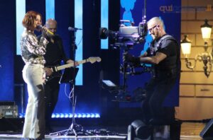 Radio2Live a Cosenza omaggia Rino Gaetano: una notte di musica nel cuore della città - FOTO 77 22radiorai2