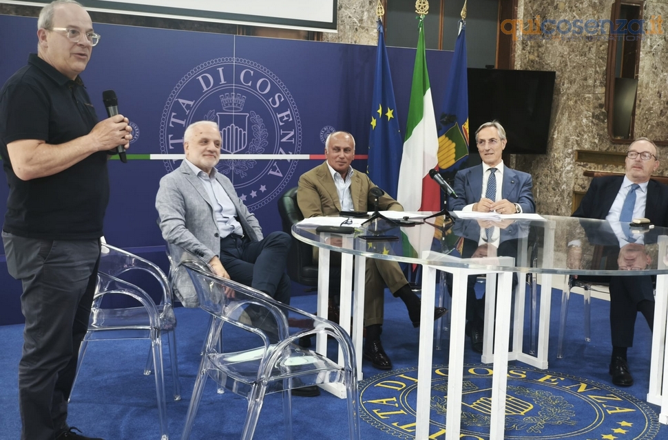 "Cosenza Connect", presentato il piano strategico per il turismo. Caruso: «Trasformarlo in una leva di sviluppo» 53 2cosenzaconnect