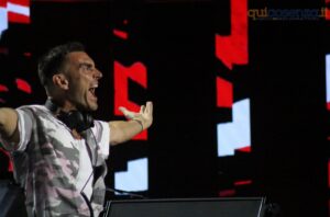 Radio2Live a Cosenza omaggia Rino Gaetano: una notte di musica nel cuore della città - FOTO 89 9radiorai2