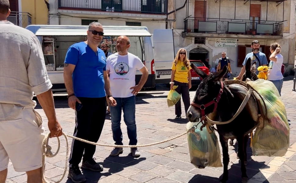 Puliamo il Mondo: da San Fili volontari, pellegrini e 2 asinelli ripuliscono la Via dell’Eremita 53 Aspettando Puliamo il Mondo - San Fili - Via dell'Eremita 04