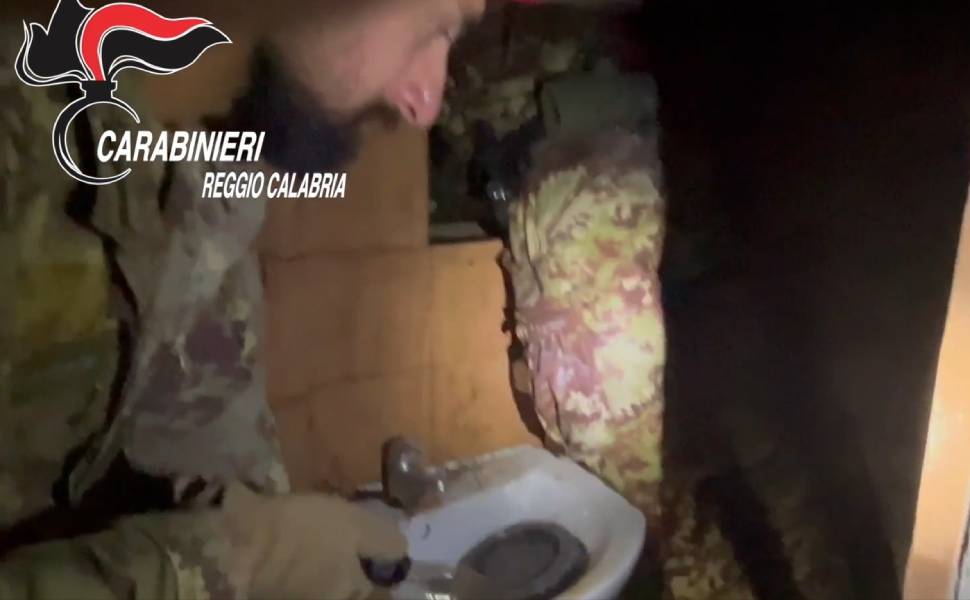 Scoperto un bunker segreto con un tunnel di fuga lungo 120 metri: un labirinto sotterraneo 53 Bunker sotterraneo 120 metri 02