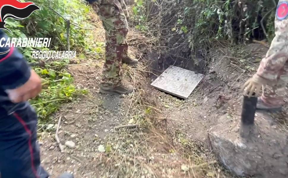 Scoperto un bunker segreto con un tunnel di fuga lungo 120 metri: un labirinto sotterraneo 54 Bunker sotterraneo 120 metri 03