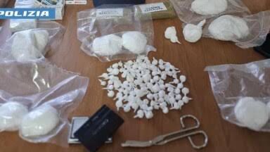 Cosenza, trovato con ingente quantitativo di cocaina e hashish: convalidato l'arresto, denunciato un altro giovane 52 Cosenza Cocaina e hashish