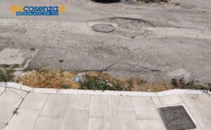 San Vito: un anno dopo le promesse e 13 milioni di investimenti, i residenti «lavori fermi e degrado» 58 Cosenza San Vito - area via S. Albo 05