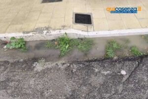San Vito: un anno dopo le promesse e 13 milioni di investimenti, i residenti «lavori fermi e degrado» 54 Cosenza San Vito - area via S. Albo 09