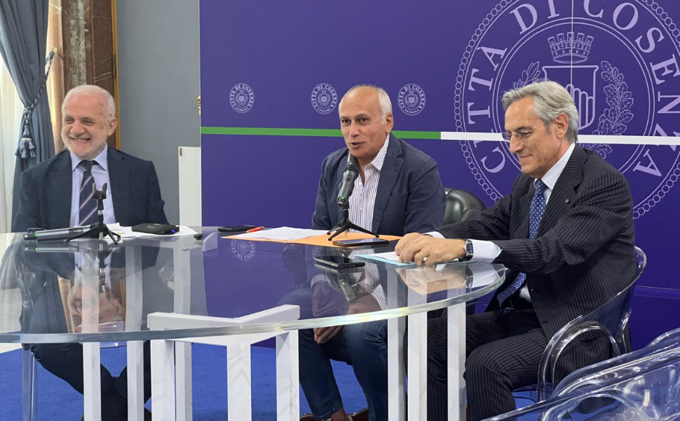 Cosenza-Vive-commercio-urbano-citta